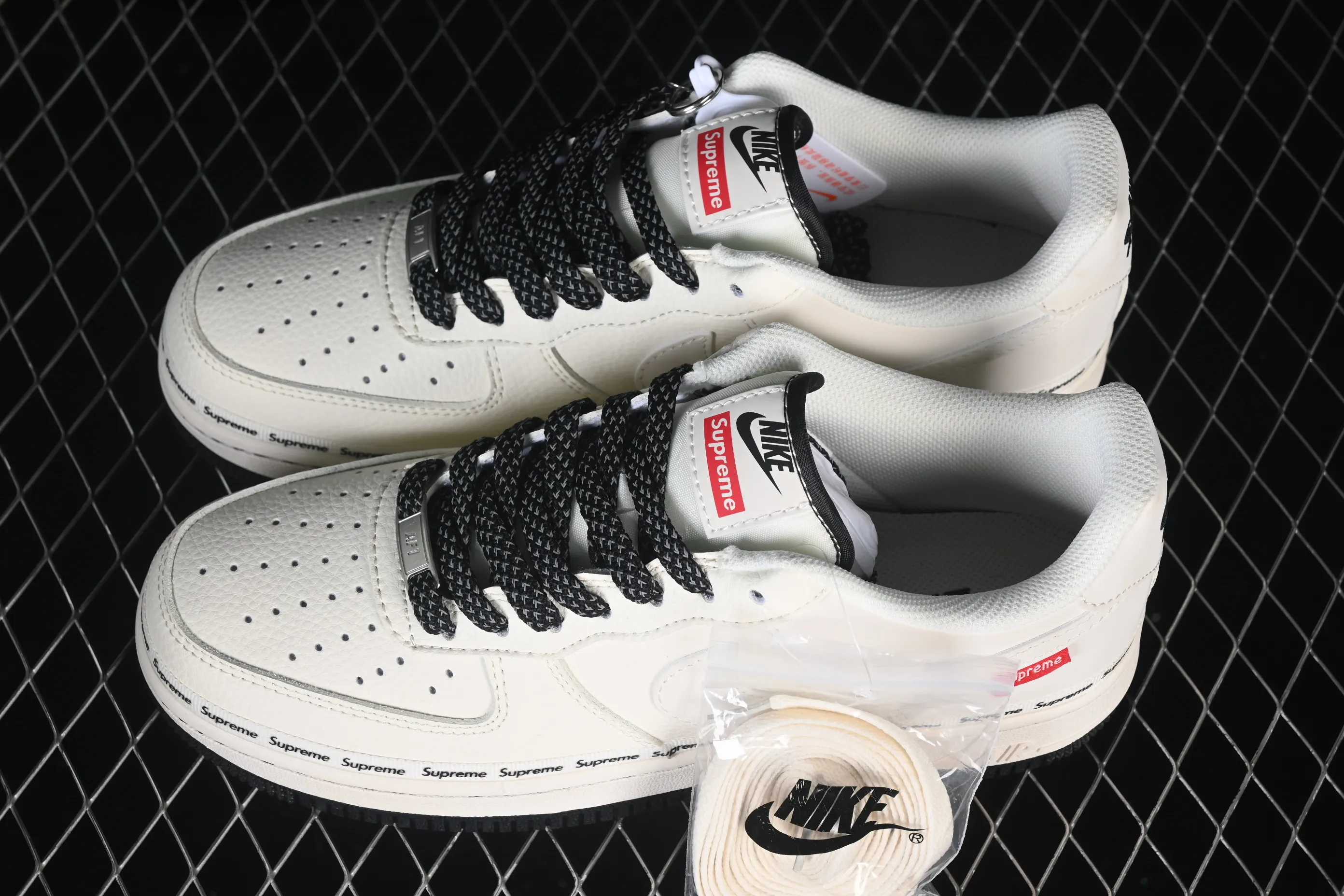 All categories Nk Air Force 1 Air Force series Nk Air Force 1 Low Air Force low-top Nike Air Force 1'07 Low Supreme co-branded beige signature Air Force 1 low-top casual sneakers XX3168-222